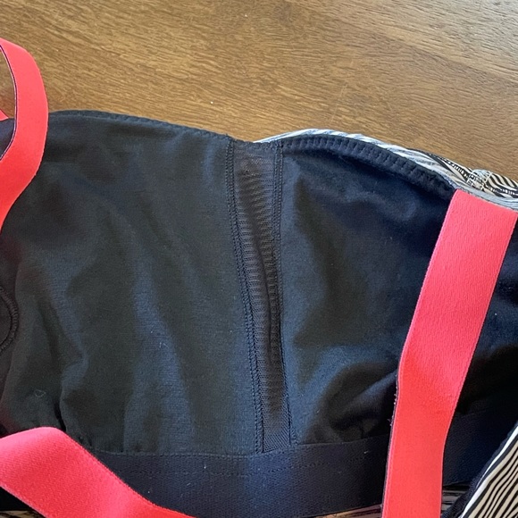 Lululemon tank - adjustable built in bra - Picture 9 of 9